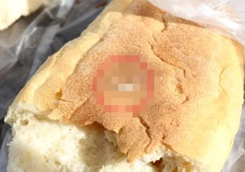 Ekmekten çıkanlar mide bulandırdı! Firmaya bildirince tehdit edildi