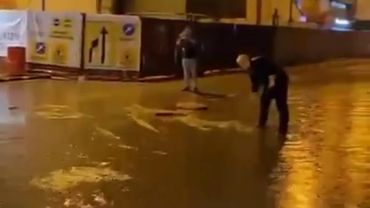 Hatay'da yağış alarmı! Cadde ve sokaklar göle döndü
