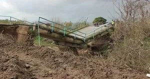 Köprü yıkıldı dere yataklarında heyelan oldu