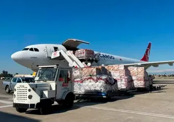 Katar'dan Türkiye'ye 3 uçak dolusu yardım