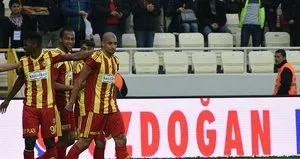 Yeni Malatyaspor 3 puanı 3 golle aldı