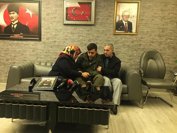 Ailesine kavuşan Cafer Ceylan, PKK'dan hangi yöntemle kaçtığını açıkladı - 1