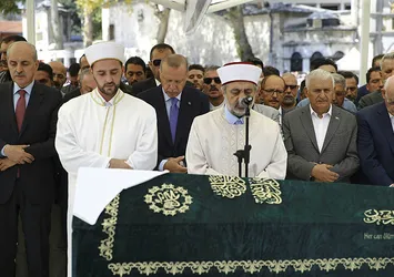 Şule Yüksel Şenler'e veda!