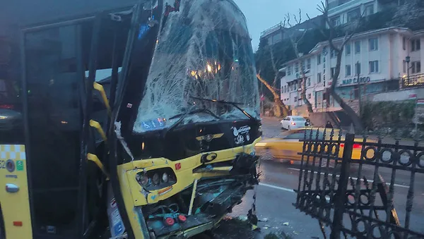 Son dakika | Fatih’te İETT otobüsleri çarpıştı! Yaralılar var