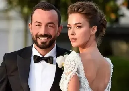 Bensu Soral ile Hakan Baş çifti evliliklerinin 7. yılını kutladı! 