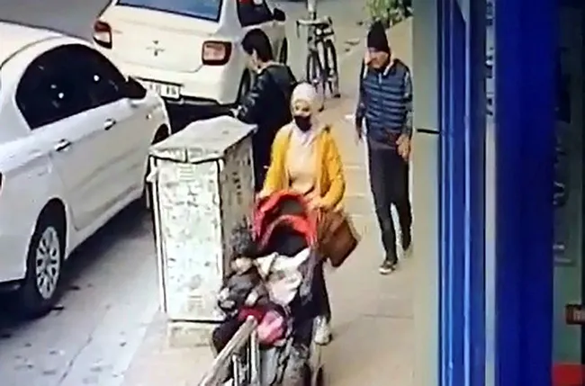 Mersin’de şoke eden görüntüler! Arkasından çarpıp telefonunu çaldı - 2
