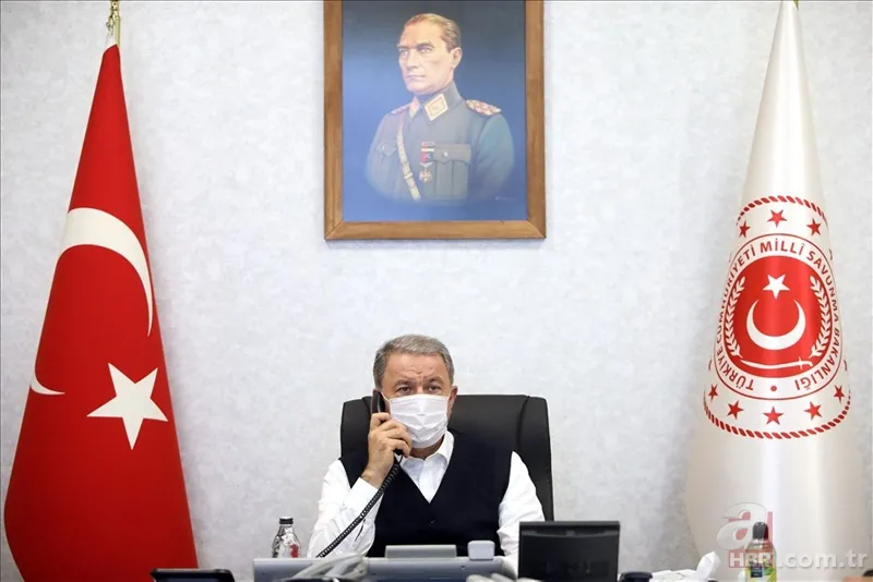 Bakan Akar ve komutanlardan karargahta yoğun mesai! Sabahın ilk saatlerine kadar ışıklar sönmedi 7