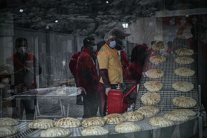 Türk Kızılay’dan İdlib’te çadırda yaşayan Suriyelilere briket ev | Başkan Erdoğan’ın talimatı yerine getirildi