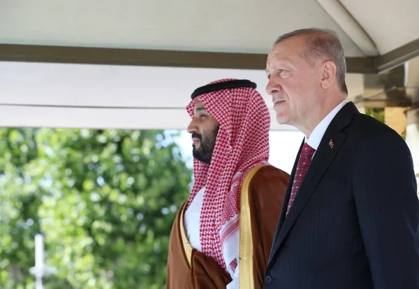 Son dakika: Veliaht Prens bin Selman'ın Ankara ziyareti Suudi Arabistan medyasında: Yeni bir kalkınma ve refah çağının müjdecisi - 2