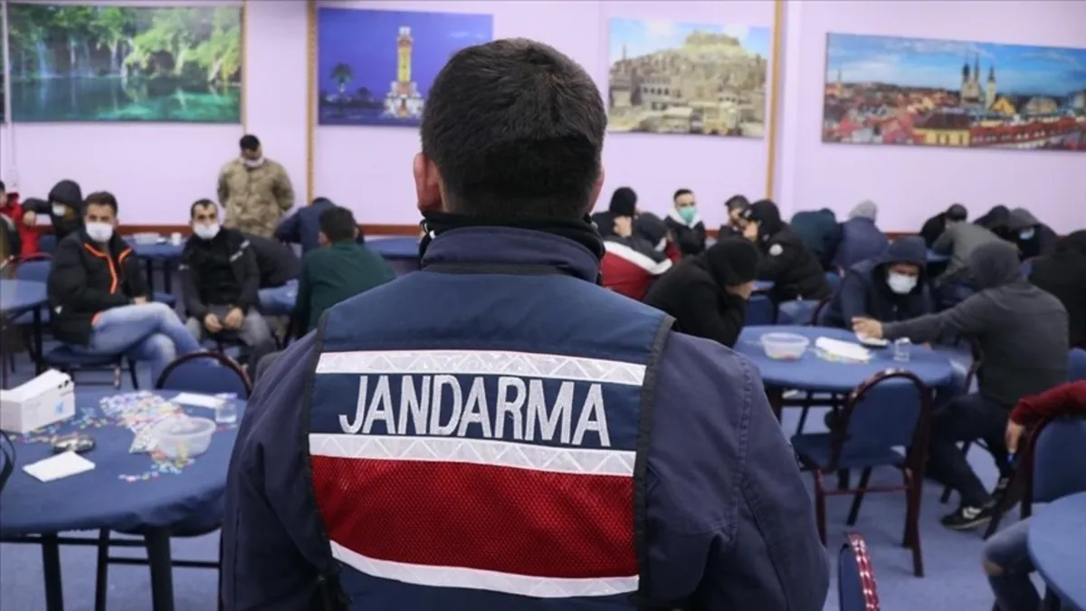 Adana'da kumarhane baskını: 49 şahıs yakalandı