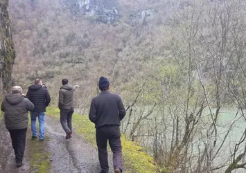 Baraj gölünde tekne alabora oldu: 1 kayıp