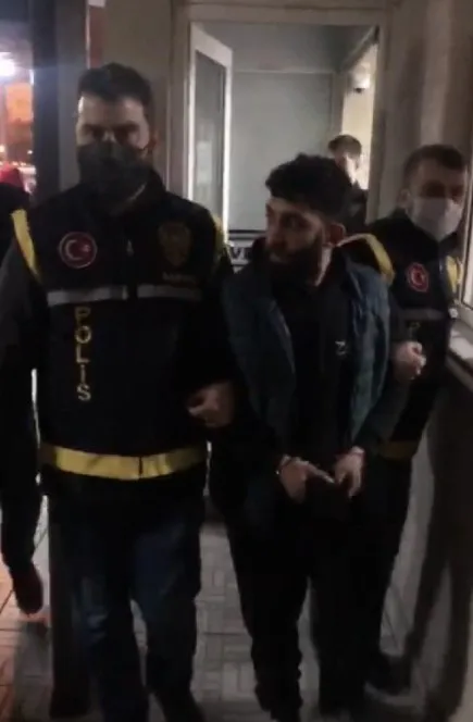 kayip-taksici-cinayete-kurban-gitti-katilin-ifadesinin-her-satiri-kan-dondurdu-1645424509789.jpg Kayıp taksici cinayete kurban gitti! Katilin ifadesinin her satırı kan dondurdu - 2