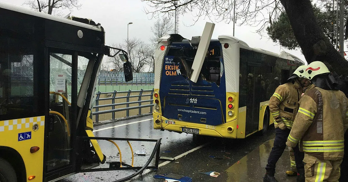 Son dakika... İstanbul Sarıyer'de İETT otobüsleri çarpıştı: Ekipler olay yerine sevk edildi!