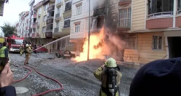Esenyurt’ta korkutan olay! Alevler metrelerce yükseldi... - 5