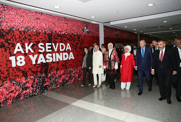 Son dakika: Başkan Erdoğan: Bu kutlu çatının altından ayrılanların hiçbirinin esamesi okunmamıştır!