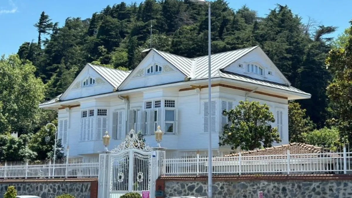 Sarıyer'deki yalıda filmleri aratmayacak soygun! Güvenlik görevlileri 130 milyonluk vurgun yapıp kaçtı