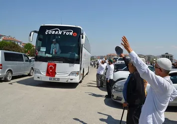 Denizli'den kutsal topraklara yolculuk! İlk hac kafilesi yola çıktı