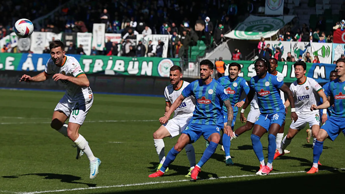 Çaykur Rizespor 3 puanı 3 golle aldı