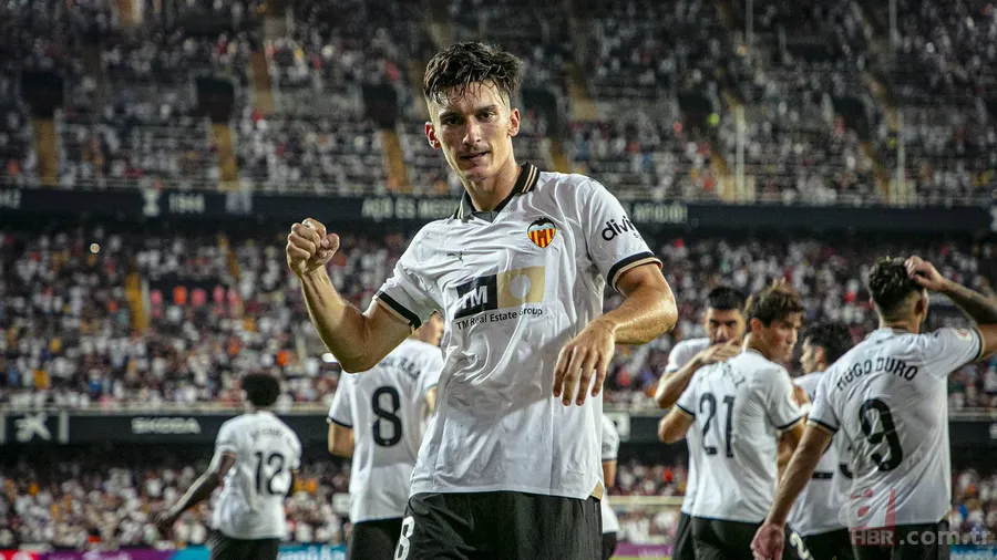 Fenerbahçe'de orta sahaya yeni aday! Mourinho o ismi istedi! Transfer operasyonu hız kesmiyor 13