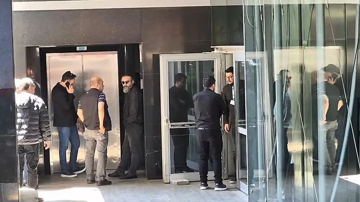 İlhan Şeşen son yolculuğuna uğurlanıyor! Cenaze töreninde talihsiz olay