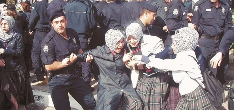 Son dakika: 28 Şubat darbesi bin yıl geçse de unutulmayacak! Milletin evlatları geçit vermedi