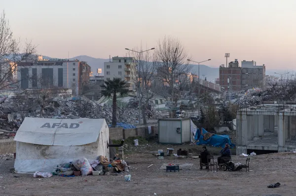 Deprem bölgesinde inceleme yapan uzmandan dikkat çeken açıklama: İlk kez karşılaştık! İşte binaların hasar görmesinin 3 ana nedeni