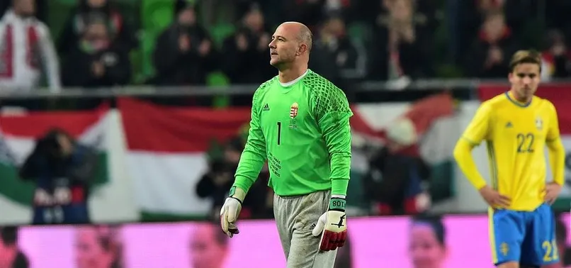 Macar kaleci Gabor Kiraly futbolu bıraktı