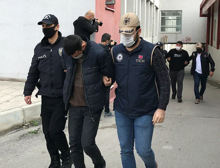 Adana’da El Kaide terör örgütüne haraç operasyonu! Esnaftan 300 bin lira istediler - 4