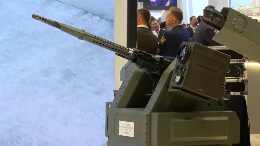 goklerin-yeni-muhafizi-mke-tolga-sahnede-kamikaze-dronlari-boyle-parcaladi-1774304472681.jpg Göklerin yeni muhafızı MKE TOLGA sahnede: Kamikaze dronları böyle parçaladı - 1