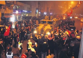 Afrin’e giden askerlere sevgi seli