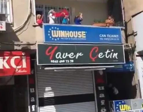 Diyarbakır Valisi Hasan Basri Güzeloğlu, şehri neşeye boğdu! Türkü otobüsüne istek de yapıldı - 1