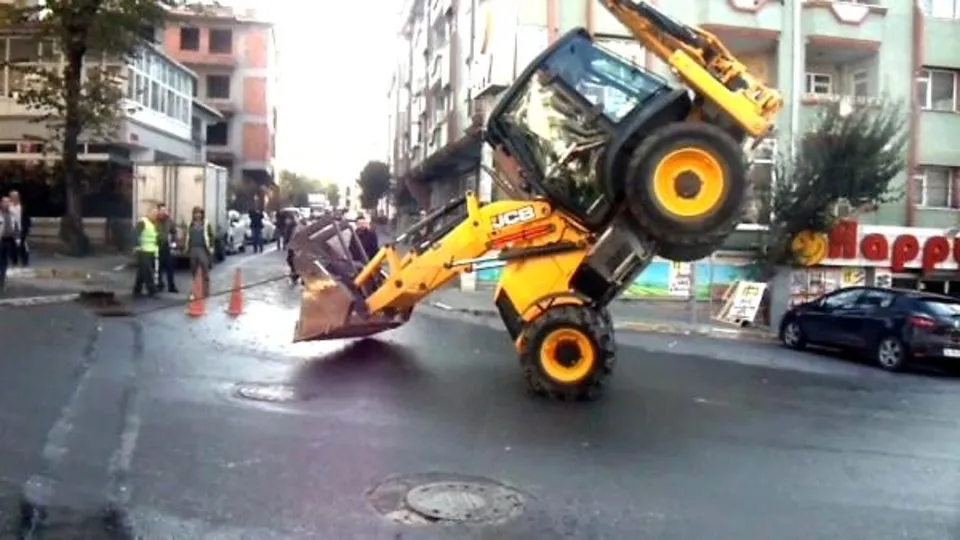 İstanbul’da kepçe operatörüne ibretlik ceza!