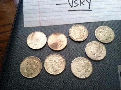 Büyükannesinden kalan dolabın içinden bakın ne çıktı!