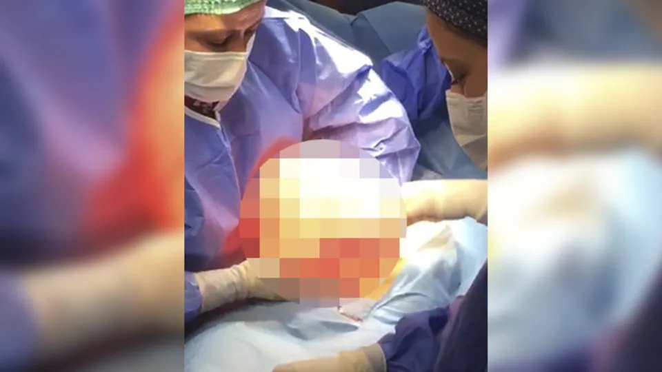 Genç kıza halk otobüsü çarptı! Karnından çıkanı görenler şoke oldu: İyi ki çarpmış diye dua ediyorum