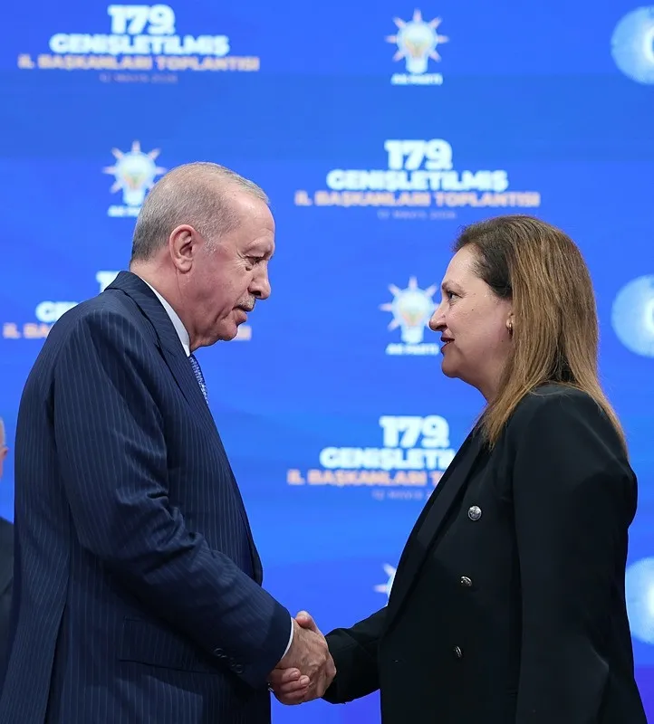 ak-partiye-gecen-burcu-koksaldan-ilk-aciklama-1778596266944.jpeg AK Parti'ye geçen Burcu Köksal'dan ilk açıklama: Ailenin kutsallığına inananlarla aynı yolda yürüyeceğim - 3