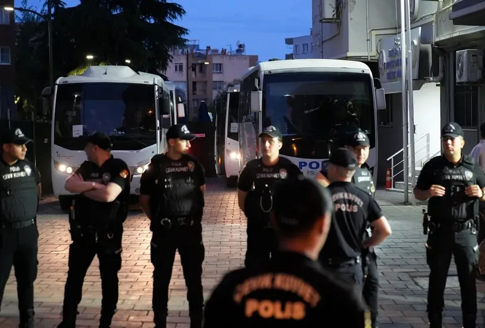Buca Belediyesi'ne yolsuzluk soruşturmasında yeni detaylar! WhatsApp'taki kirli pazarlık dosyada - 4