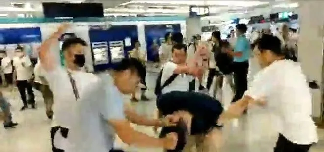 Hong Kong’da tren istasyonunda protestoculara saldırı: 45 yaralı