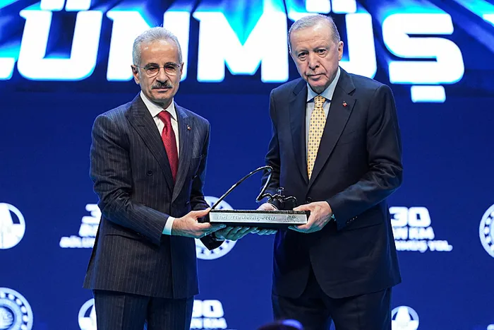 baskan-erdogandan-chpye-rusvet-almadiysaniz-bu-telas-neden-1769779460038.jpg Başkan Erdoğan'dan CHP'ye: Rüşvet almadıysanız bu telaş neden? - 6