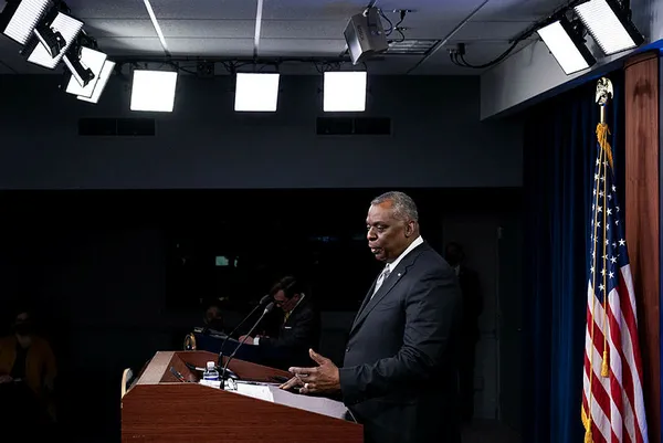 ABD Savunma Bakanı Lloyd Austin’den Afganistan’dan çekilme sürecini yavaşlatma sinyali