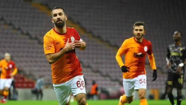 galatasarayli-arda-turan-fatih-terim-ile-yasadigi-sampiyonluk-diyalogunu-anlatti-merak-etme-ikisi-de-kaybeder-1620768808650.jpg Galatasaraylı Arda Turan Fatih Terim ile yaşadığı şampiyonluk diyalogunu anlattı! "Merak etme ikisi de kaybeder" - 1