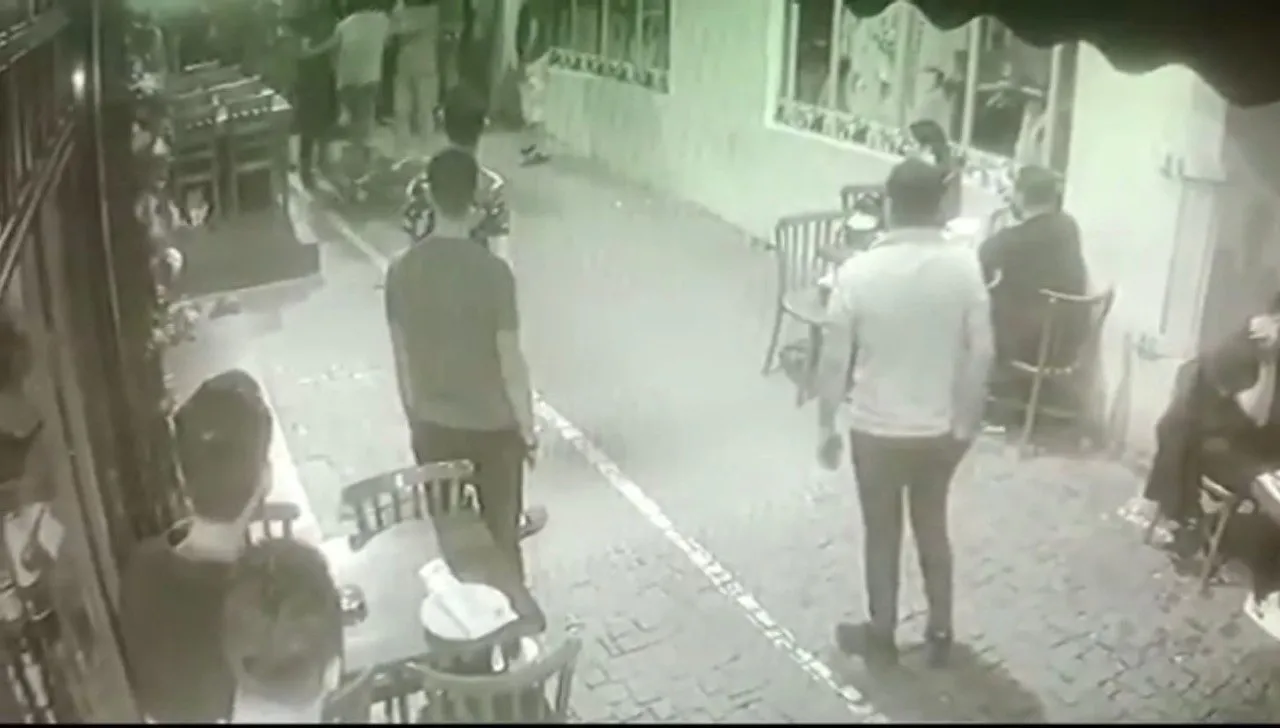 CHP’li Sezgin Tanrıkulu’nun oğlu ve yeğeni bıçaklı kavgada yaralandı