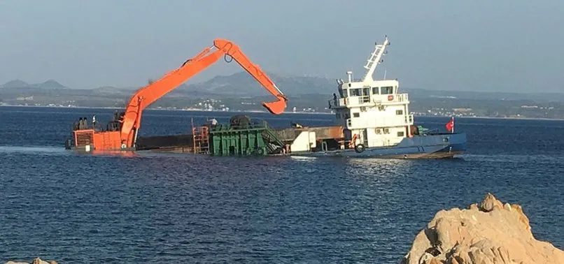 Son dakika: Ege'de bir Türk gemisi su alıyor