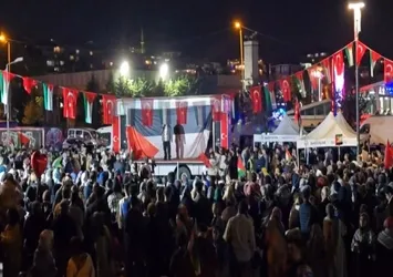 Üsküdar'da Sumud Filosu'na destek nöbeti! "İsrail'in esir aldığı 15 kardeşimizi buraya istiyoruz"