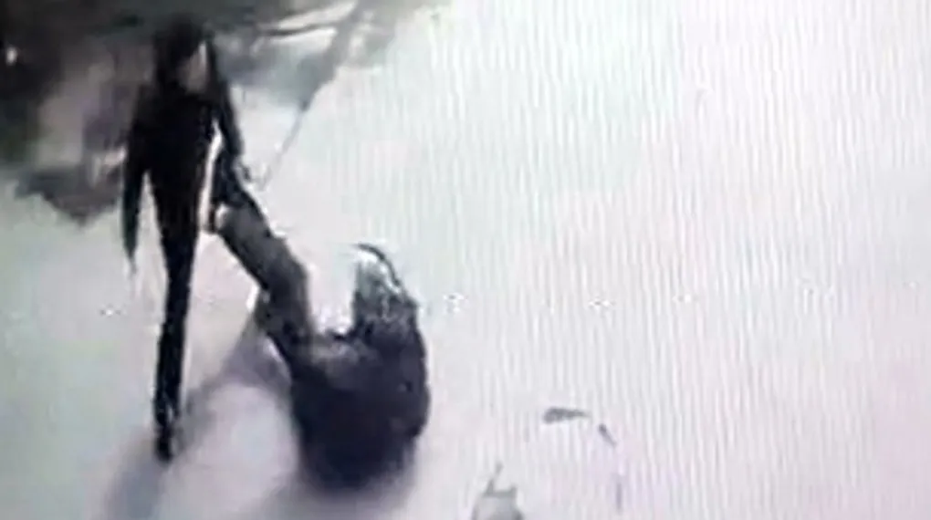 Kaza sonrası bıçaklı kavga kamerada