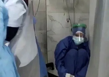 Hemşirenin çaresizliği kameralara yansıdı! Mısır’da Kovid-19 hastaları oksijen tüpü yetersizliği nedeniyle öldü