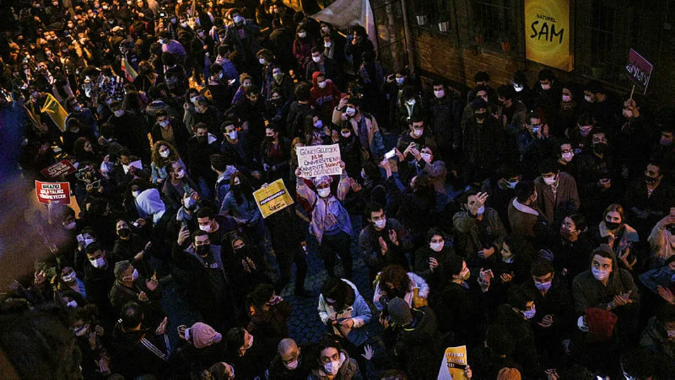 Gezi Parkı olaylarının sahipleri Boğaziçi provokasyonunu körüklüyor! İşte attıkları skandal manşetler