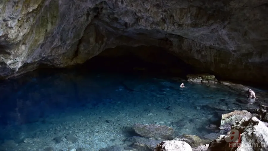 Yaz aylarının gözdesi: Yüzmek için masmavi koyları var 7