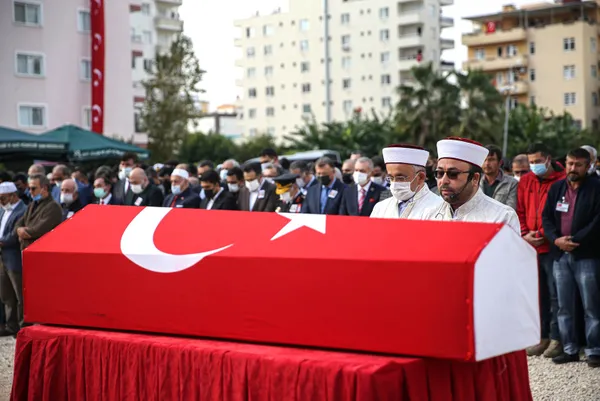 Şehit Celil Mutlu’nun babası oğlunun kahramanlık hikayesini anlattı: İkisinin kellesini almış