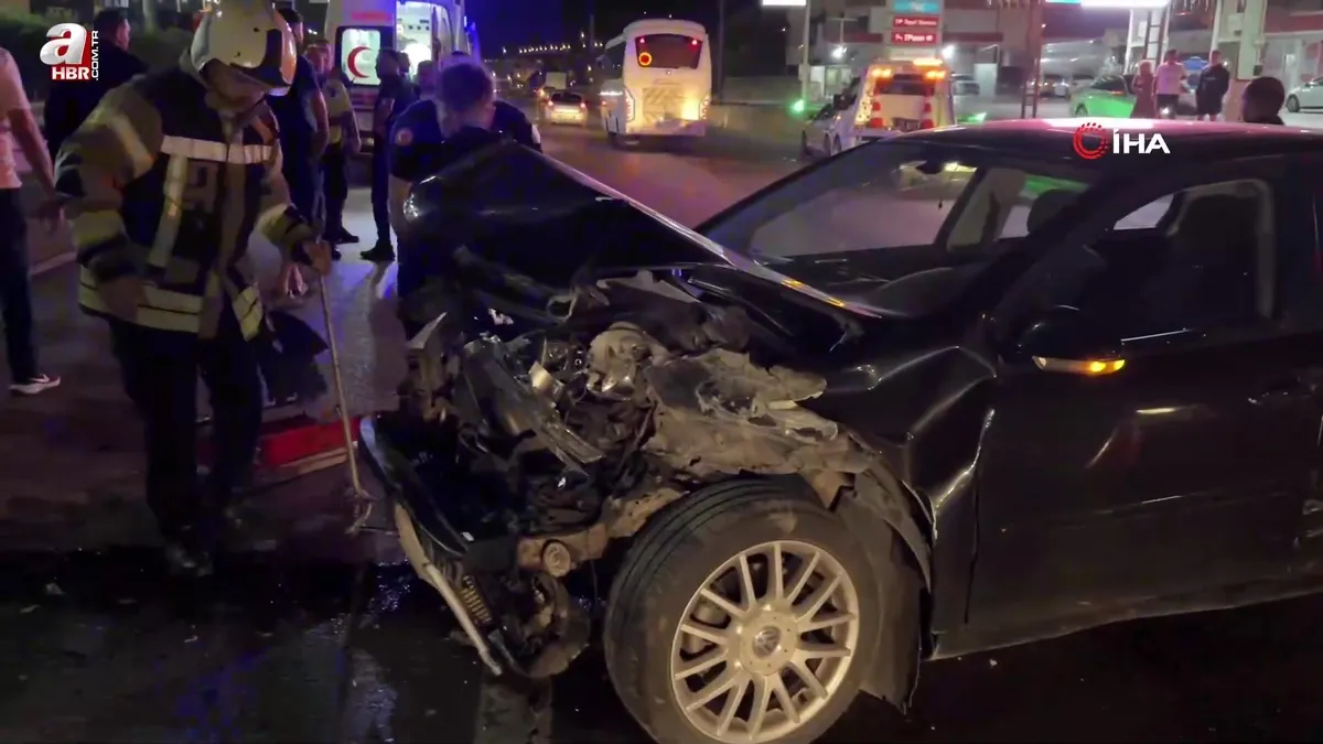 Kocaeli’de 2 otomobil çarpıştı: 4 yaralı