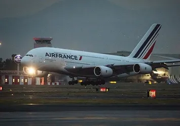 Air France pilotlarının grevi sürüyor